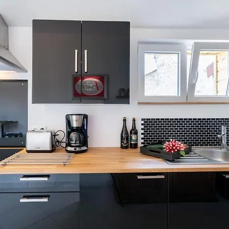 Au Cafe Des Souvenirs Holiday home